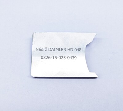 Průmyslové značení hliníkového kalibru s přesným popisem dílu – vláknový laser